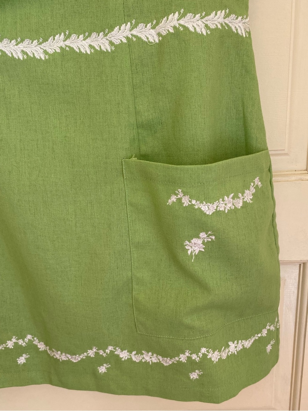 NWT Yellow the Label Charlotte 100% Linen Dress with Floral Embroidery Size XL - Picture 11 of 13